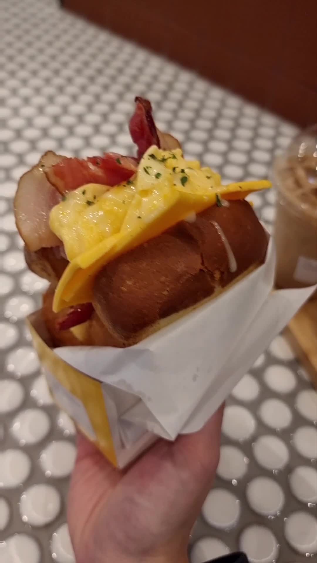 EGGHOLIC SANDWICHES MCITY