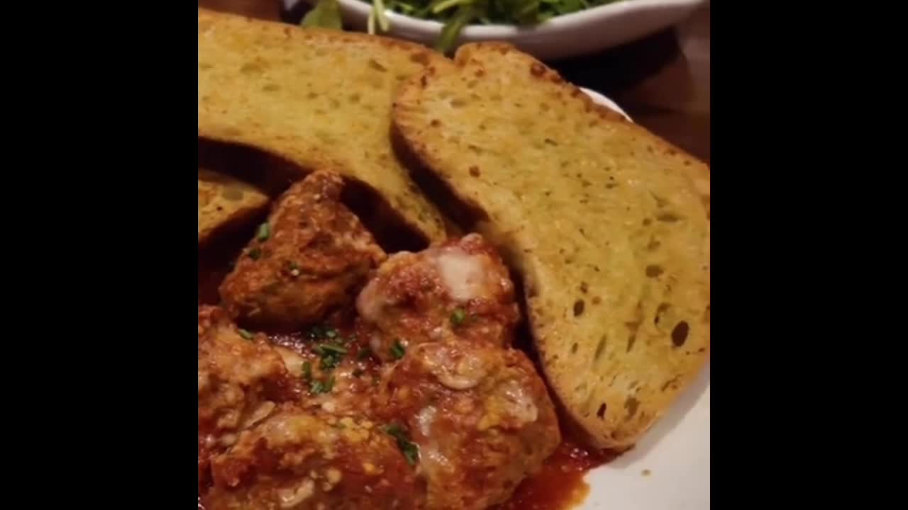 Video review of Crispelli's Bakery & Pizzeria