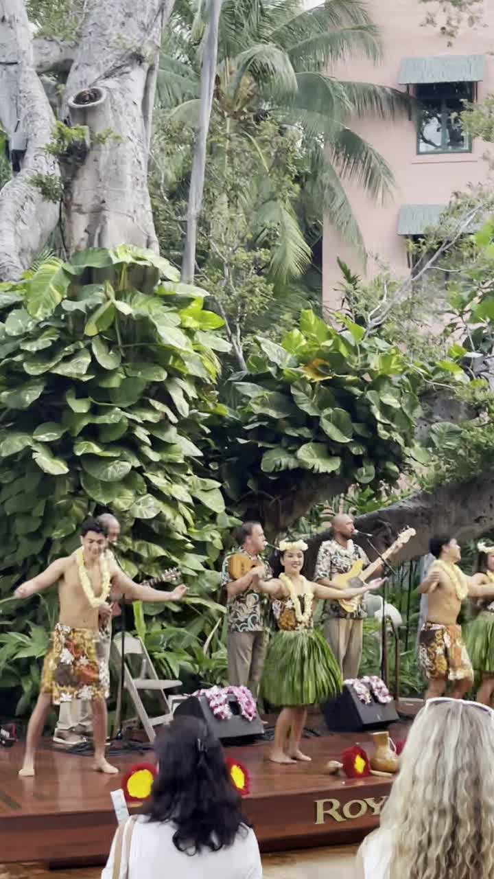 Video review of Royal Hawaiian Center