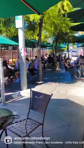Urth Caffé