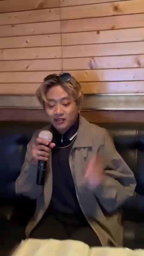 Video review of Music Bank