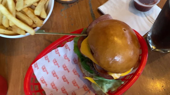Merrywell Burger Bar