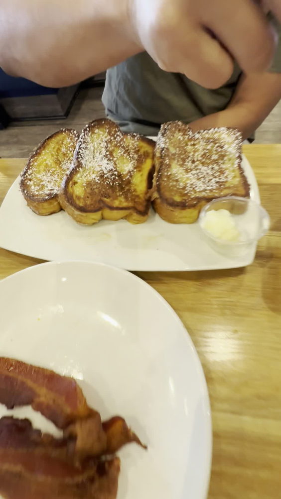 Broken Yolk Cafe