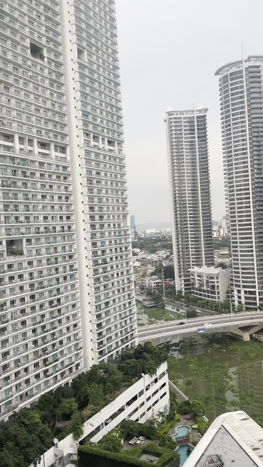 Novotel Suites Manila At Acqua