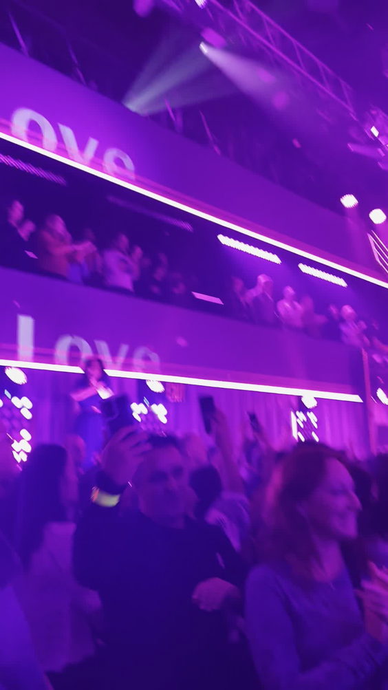 Broadway here lies love