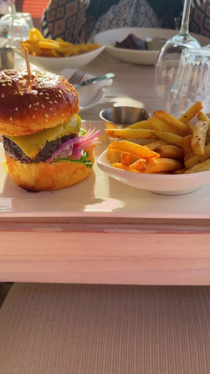 Life Grand Cafe Waterfront