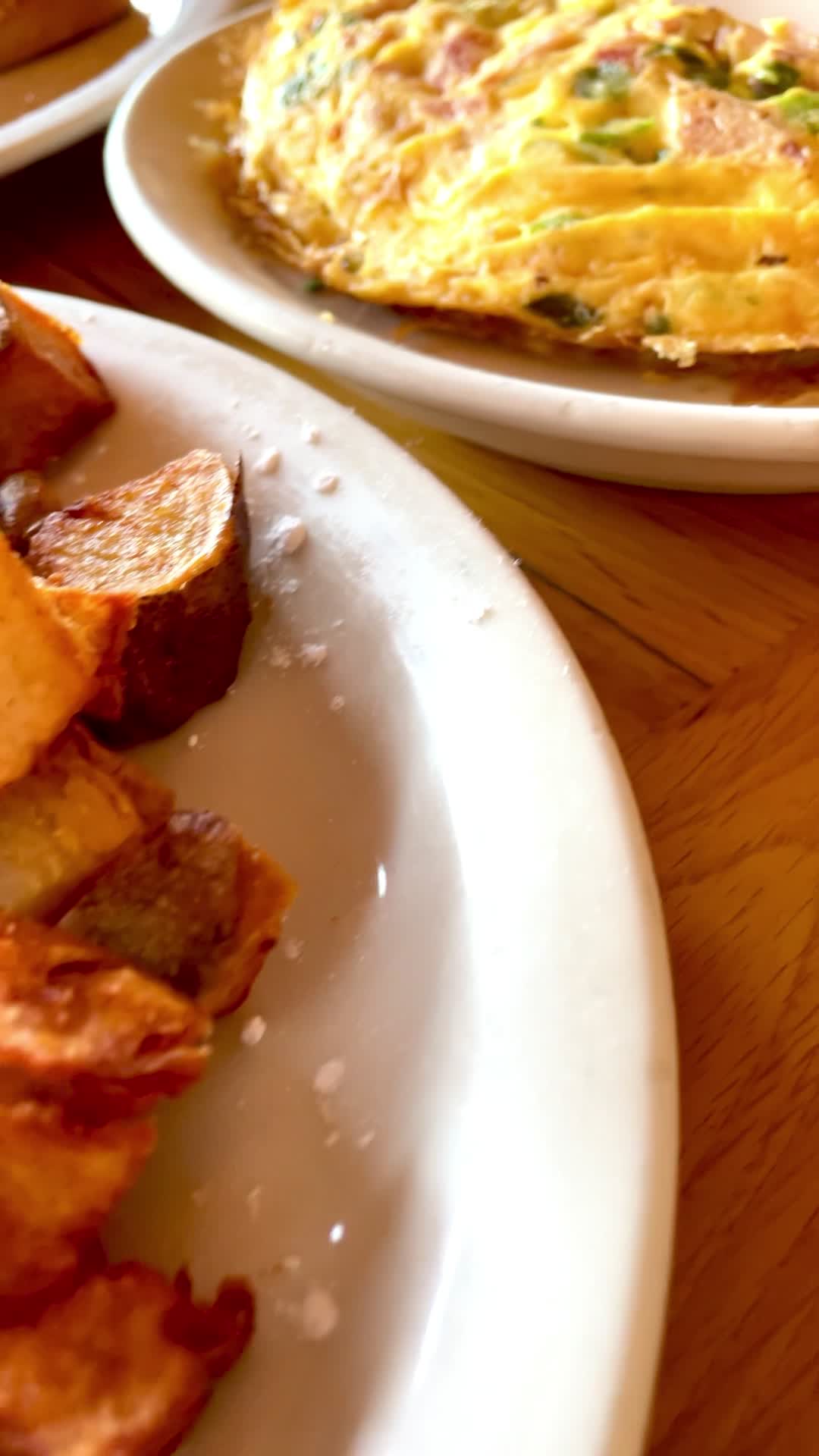 Video review of The Peach Café