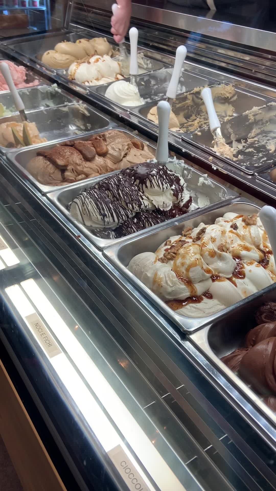 Video review of Pinolo Gelato