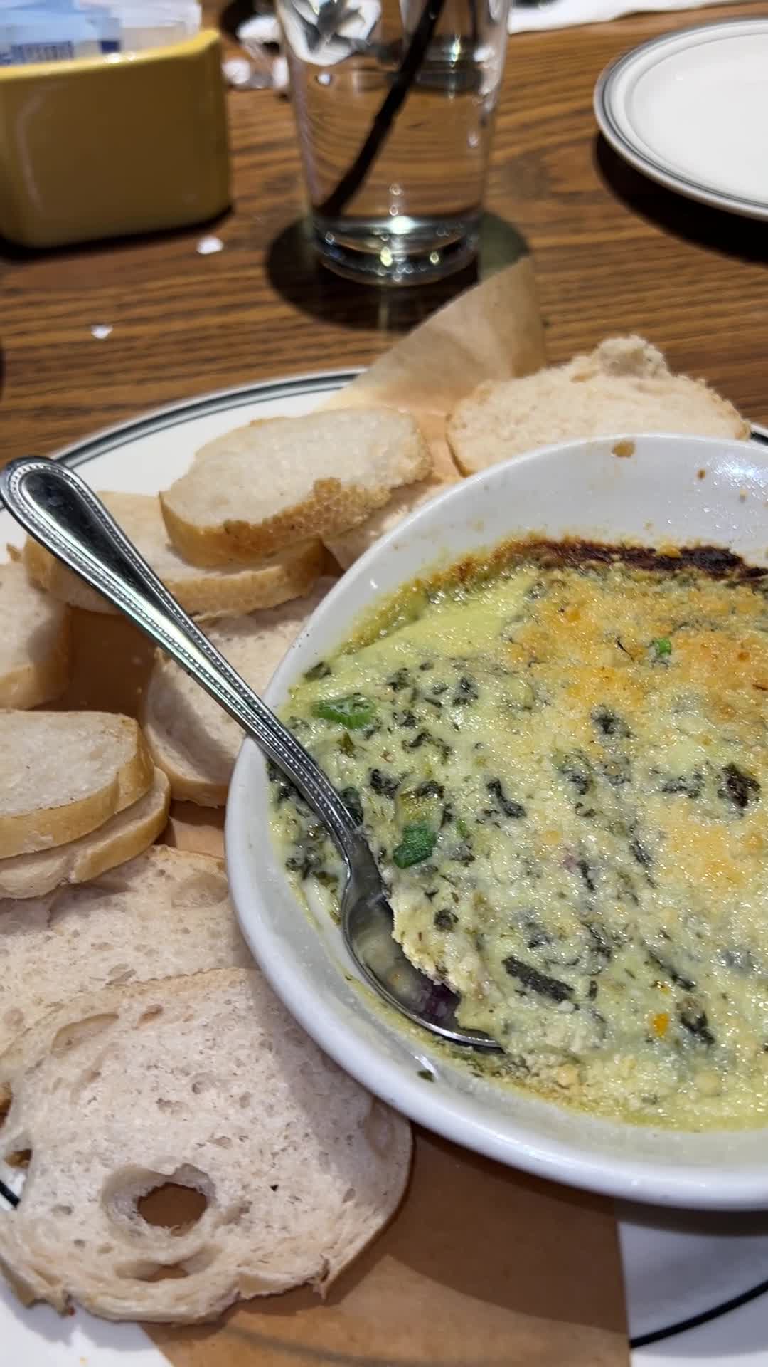 Video review of Mimi's Cafe