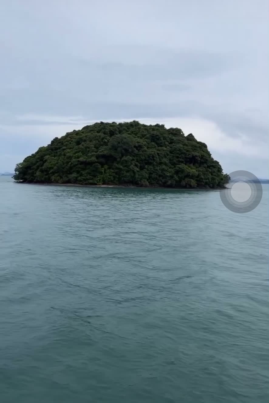 Island Escape By Burasari