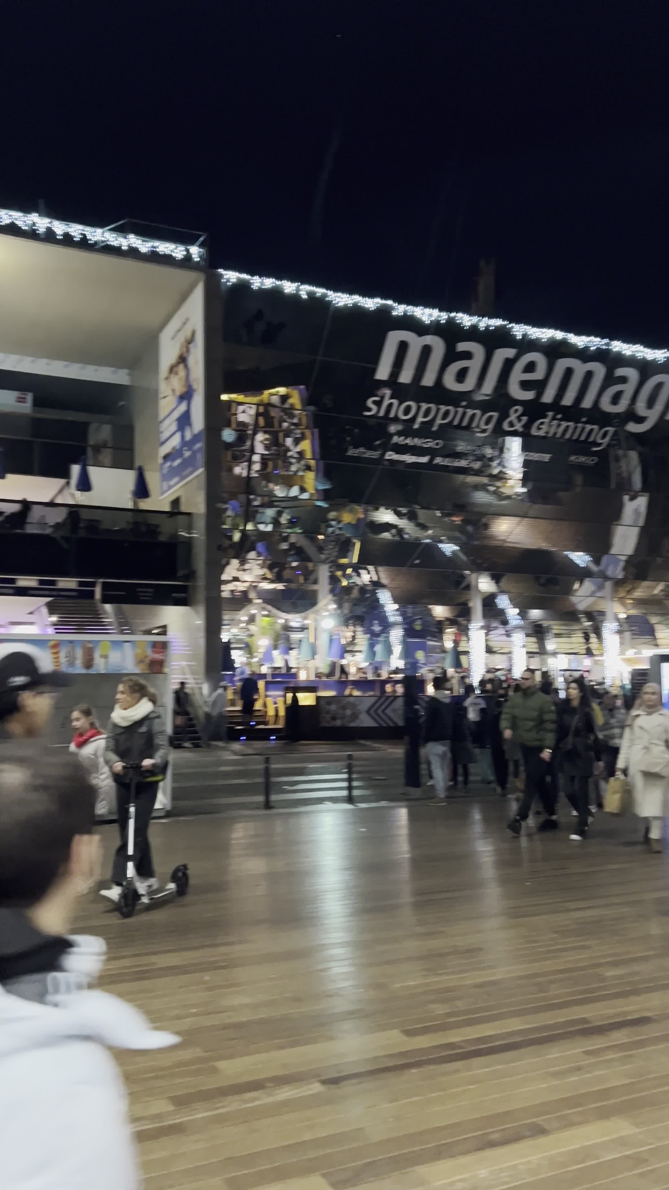 Video review of Maremagnum