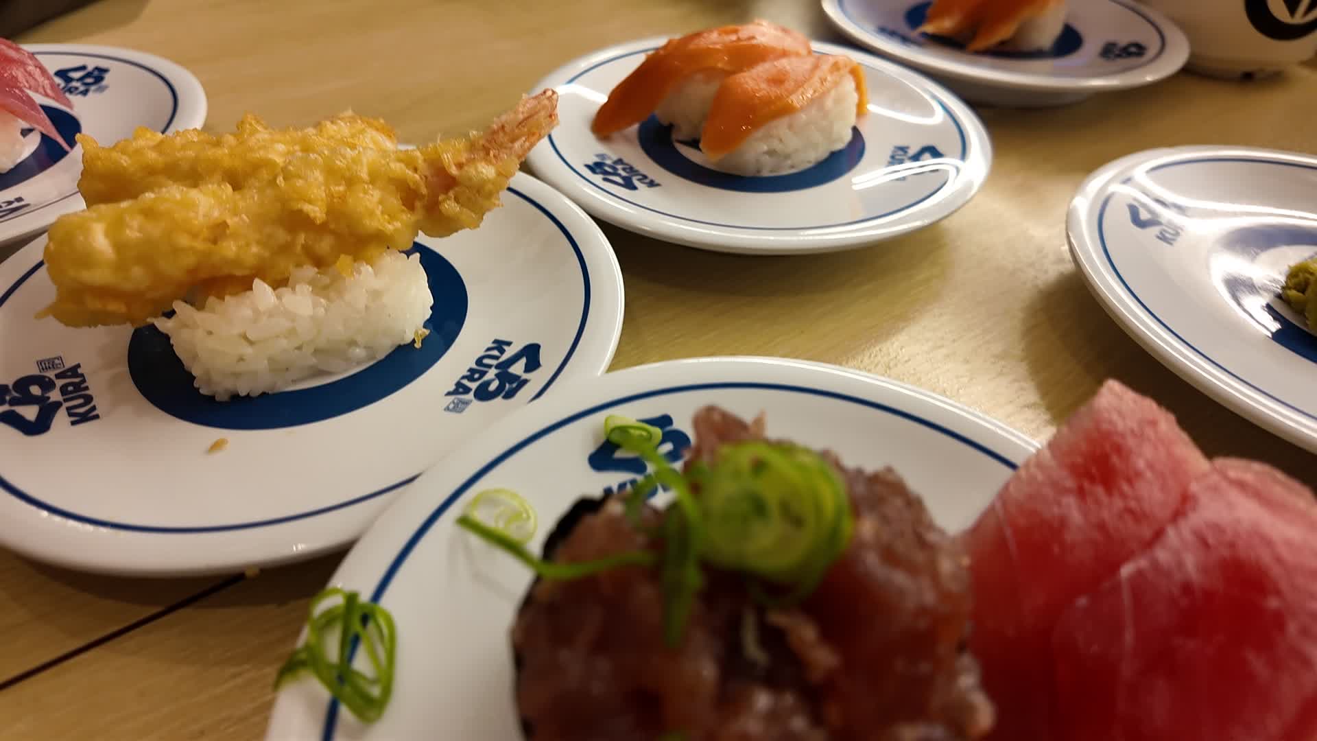 Kura Sushi (くら寿司)