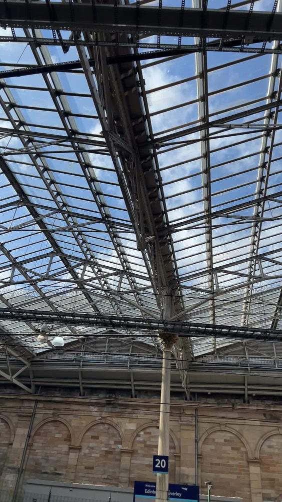 Edinburgh Waverley Railway Station (EDB)