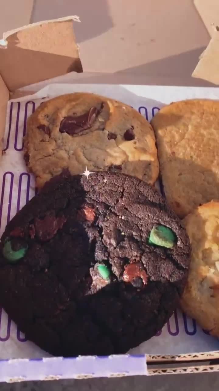 Insomnia Cookies