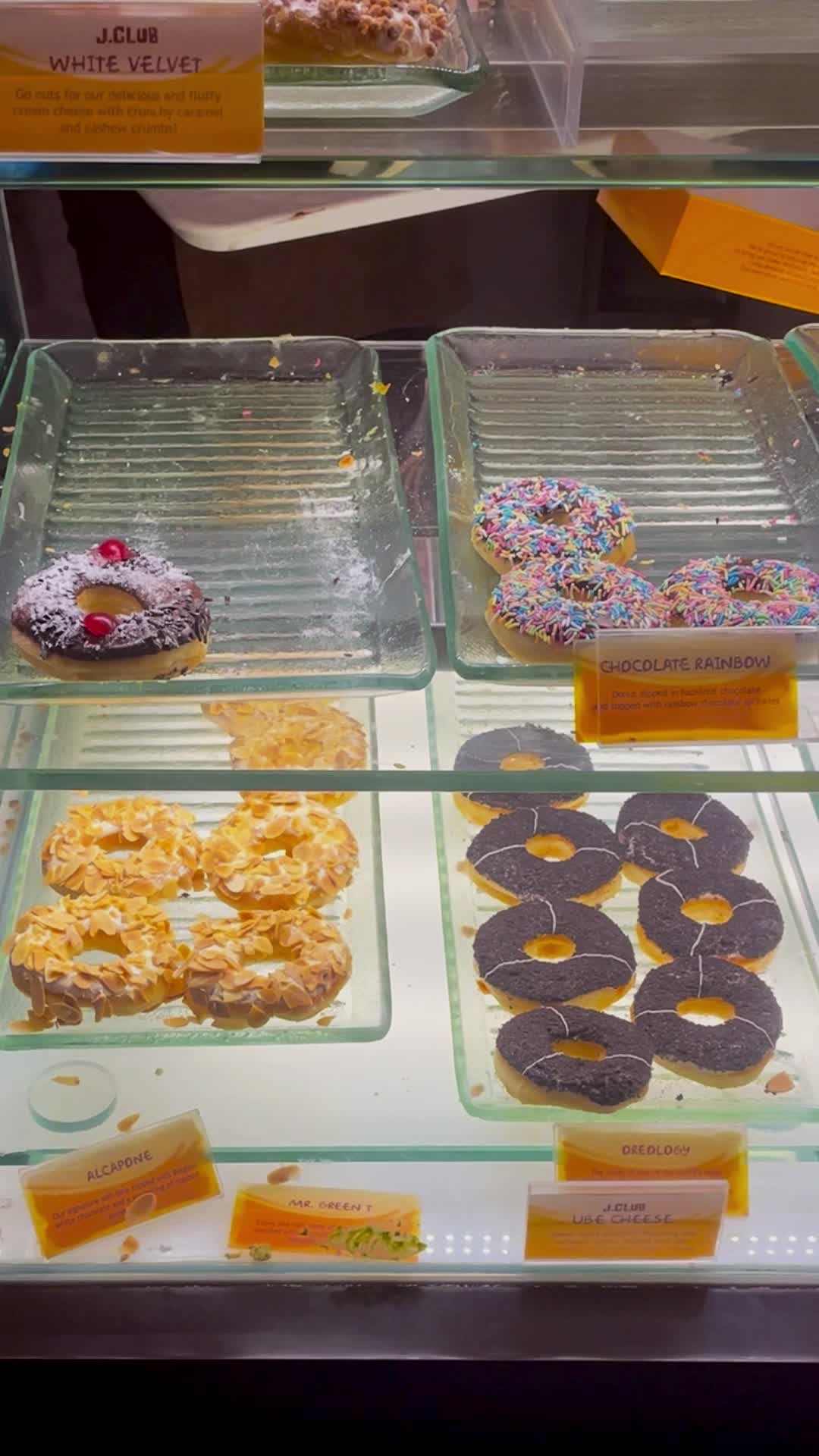 J.CO Donuts & Coffee