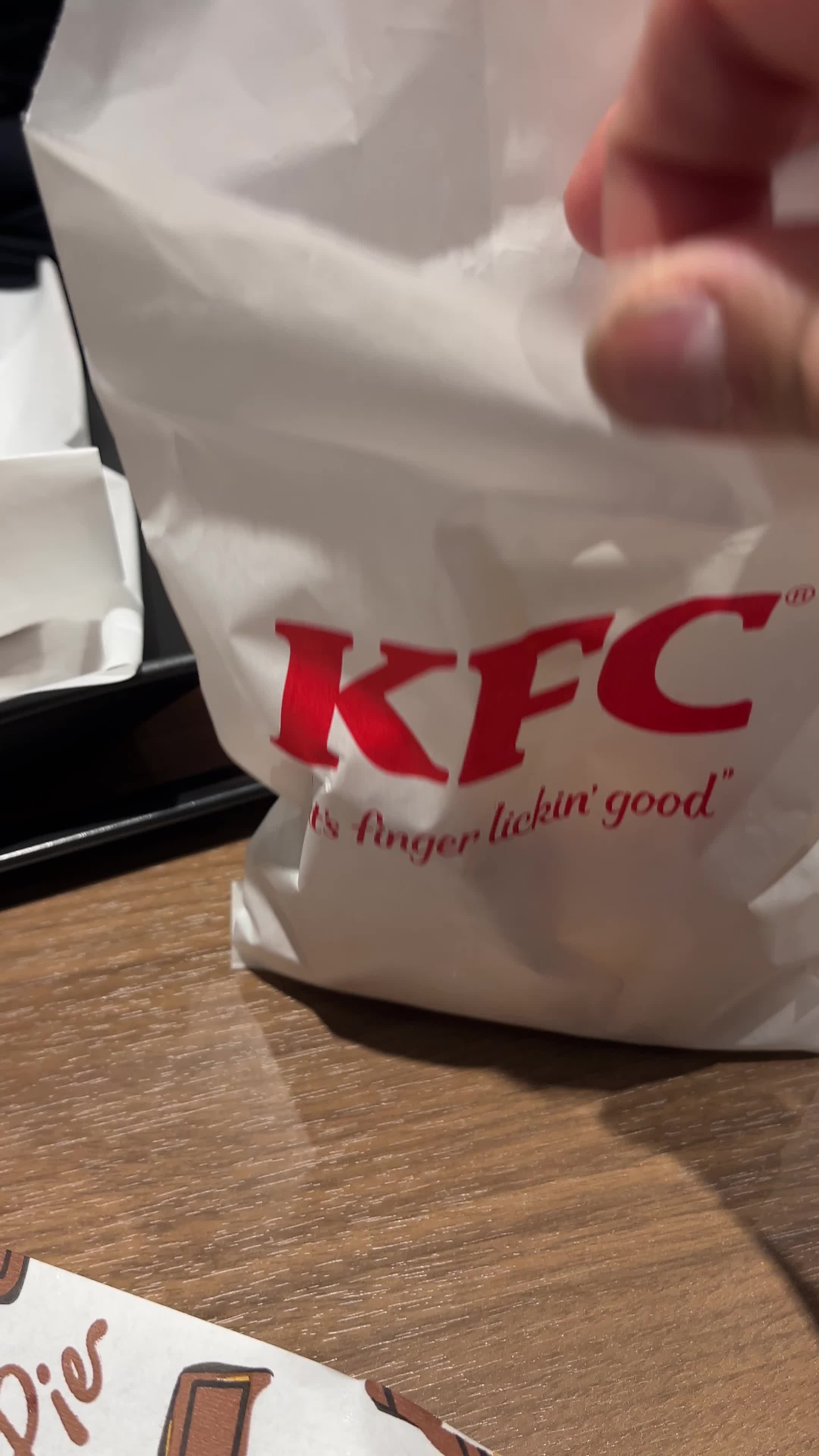 Coffee Room Renoir (喫茶室ルノアール)