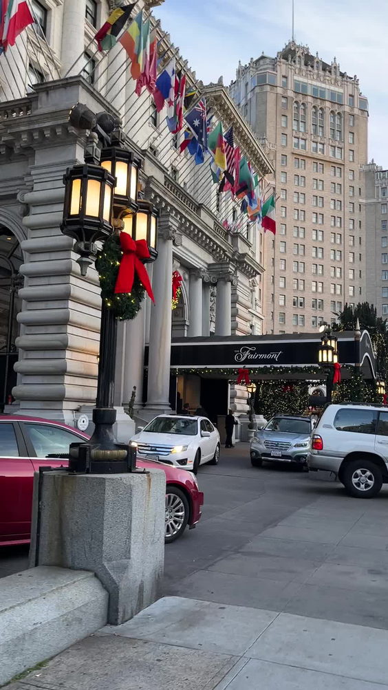 The Fairmont San Francisco Lobby