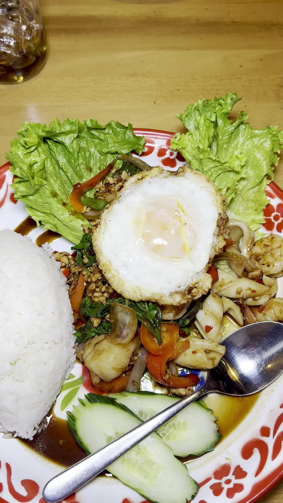 Mae ornnit thai restaurant