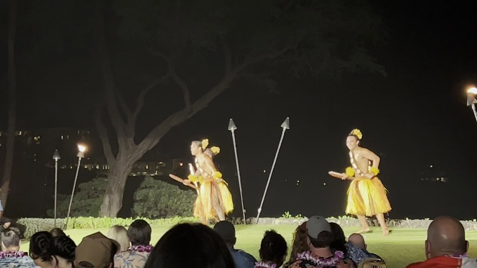 Video review of Te Au Moana Luau