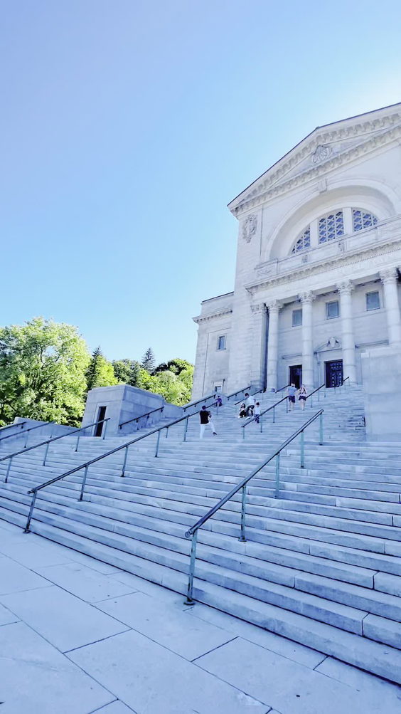 Saint Joseph's Oratory (Oratoire Saint-Joseph / Saint Joseph's Oratory)