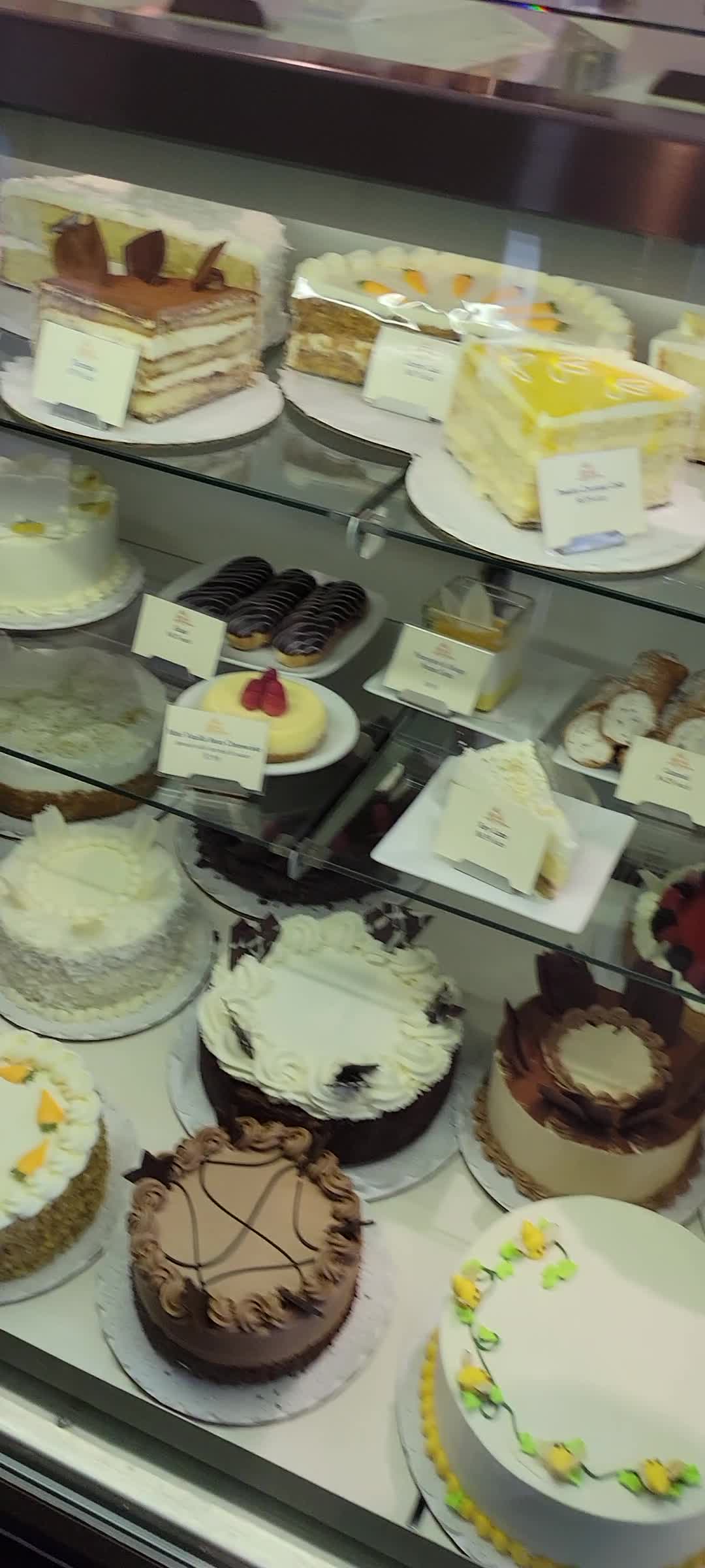 Video review of Pastiche Fine Desserts