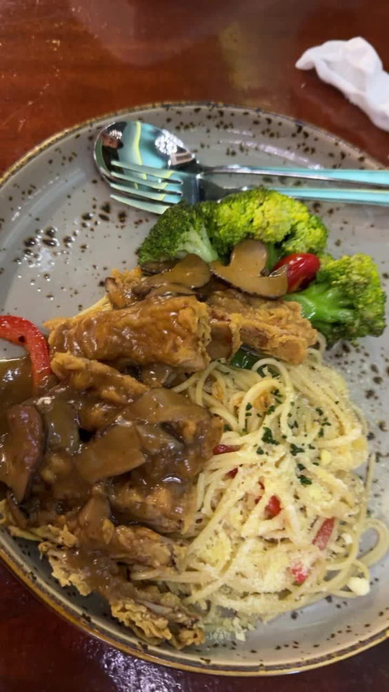 Naughty Root | Bistro Cafe - Puchong PBP Vegetarian Restaurant