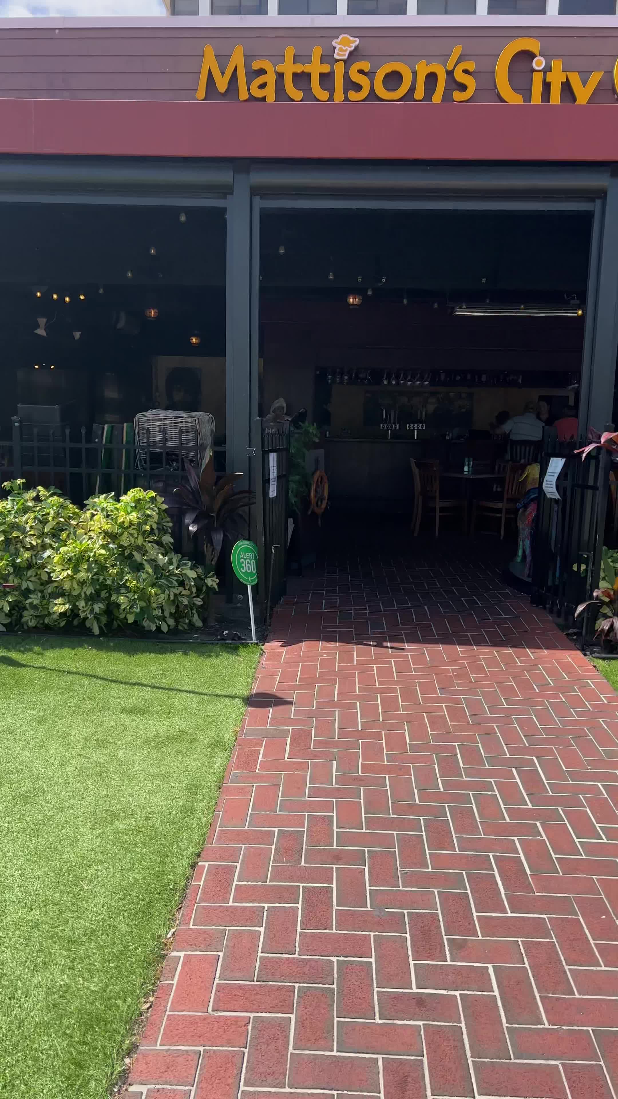 Video review of Mattison's Riverwalk Grille Bradenton