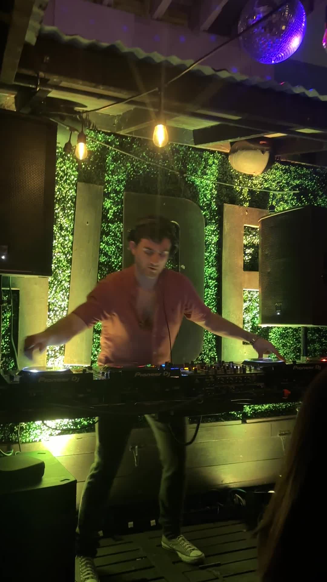 Video review of The Mandarin Hide