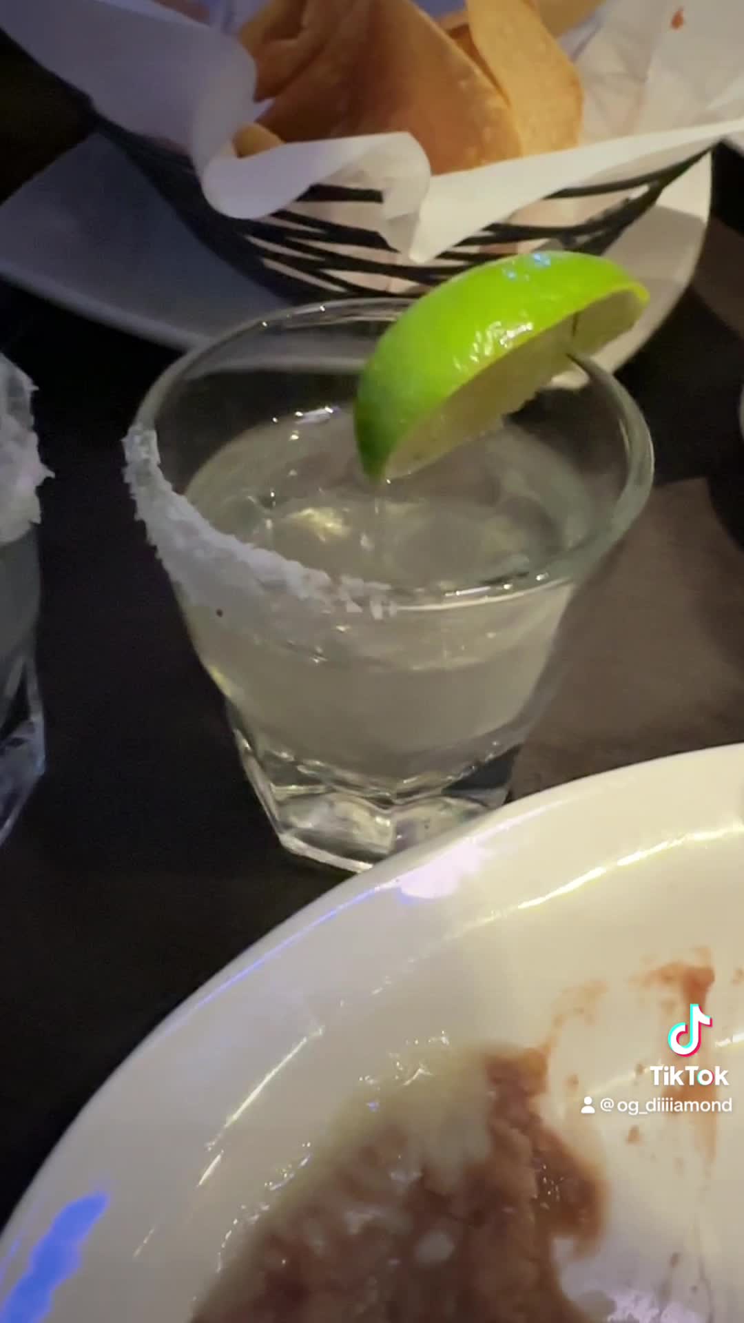 Video review of Los Compadres