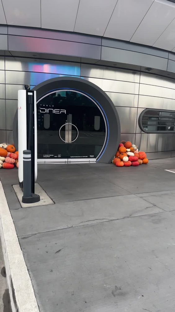 Tesla diner