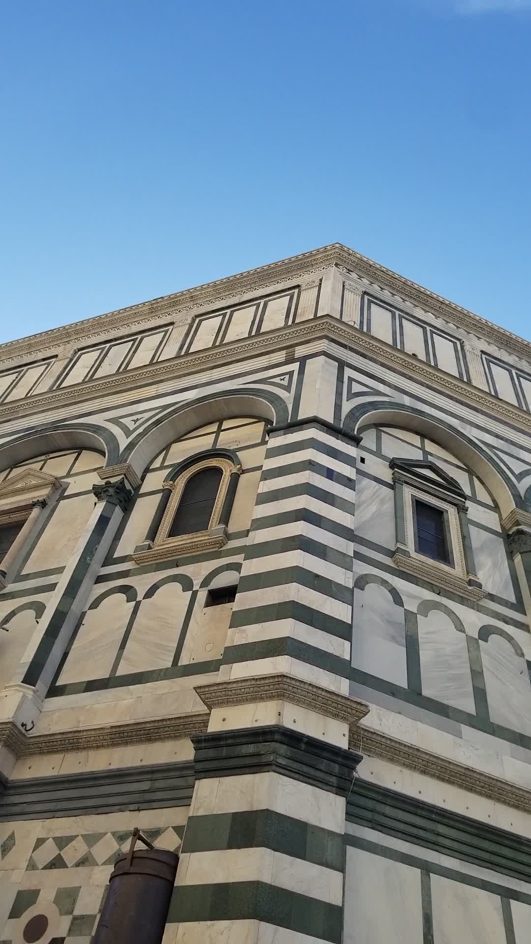 Video review of Piazza del Duomo