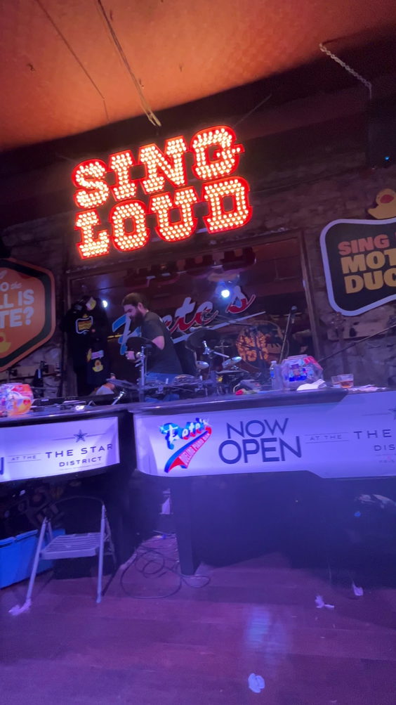 Pete's Dueling Piano Bar