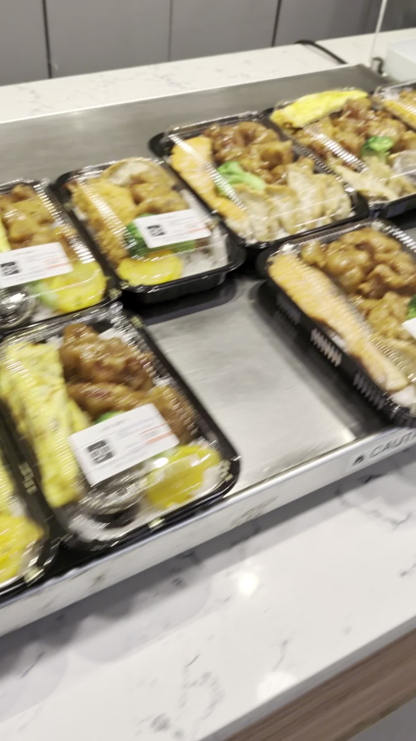 aja Sushi & Bento - Ala Moana