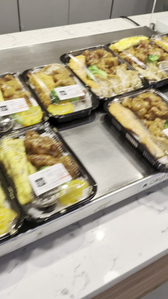 aja Sushi & Bento - Ala Moana