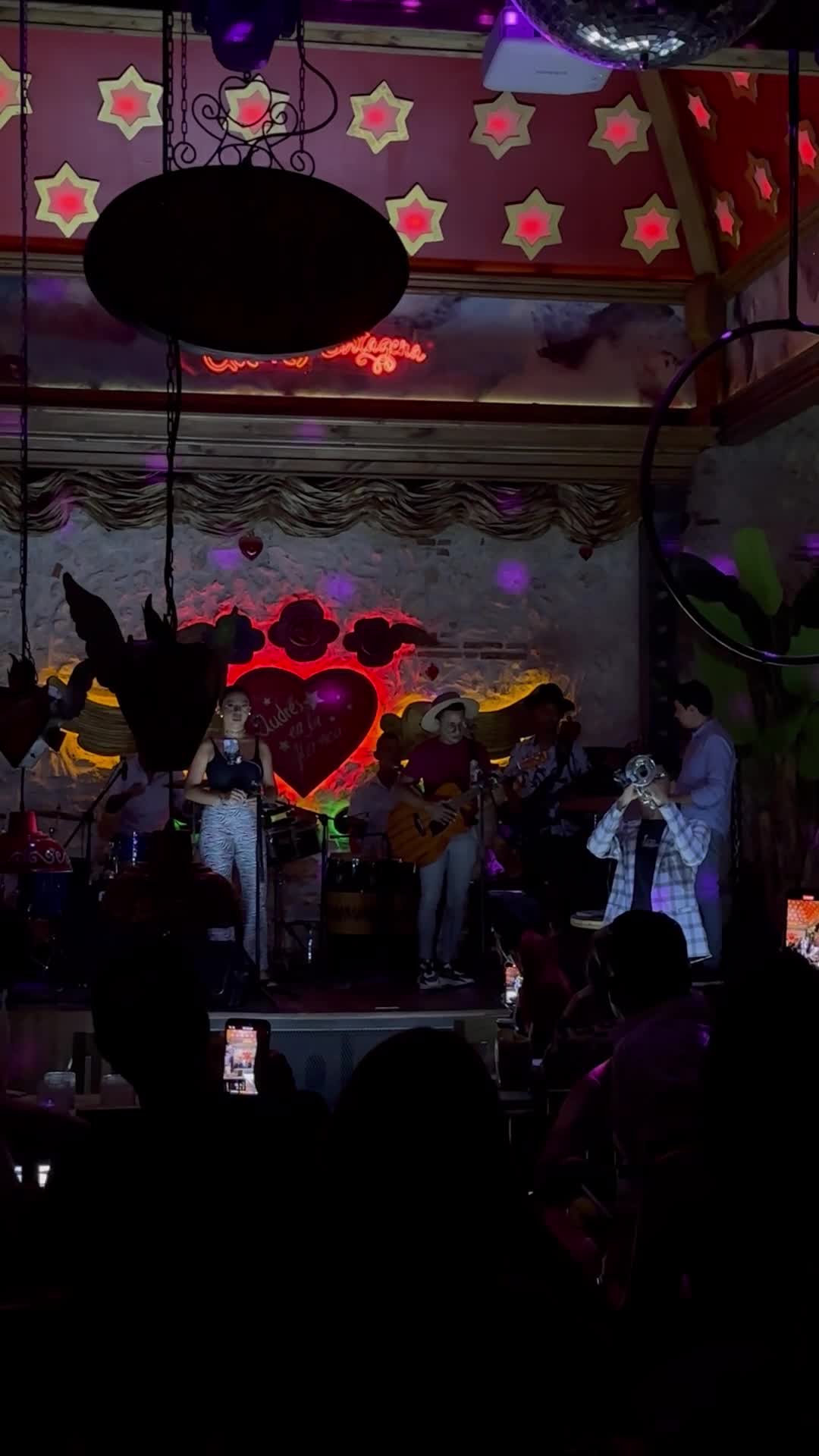 Video review of Andrés Cartagena