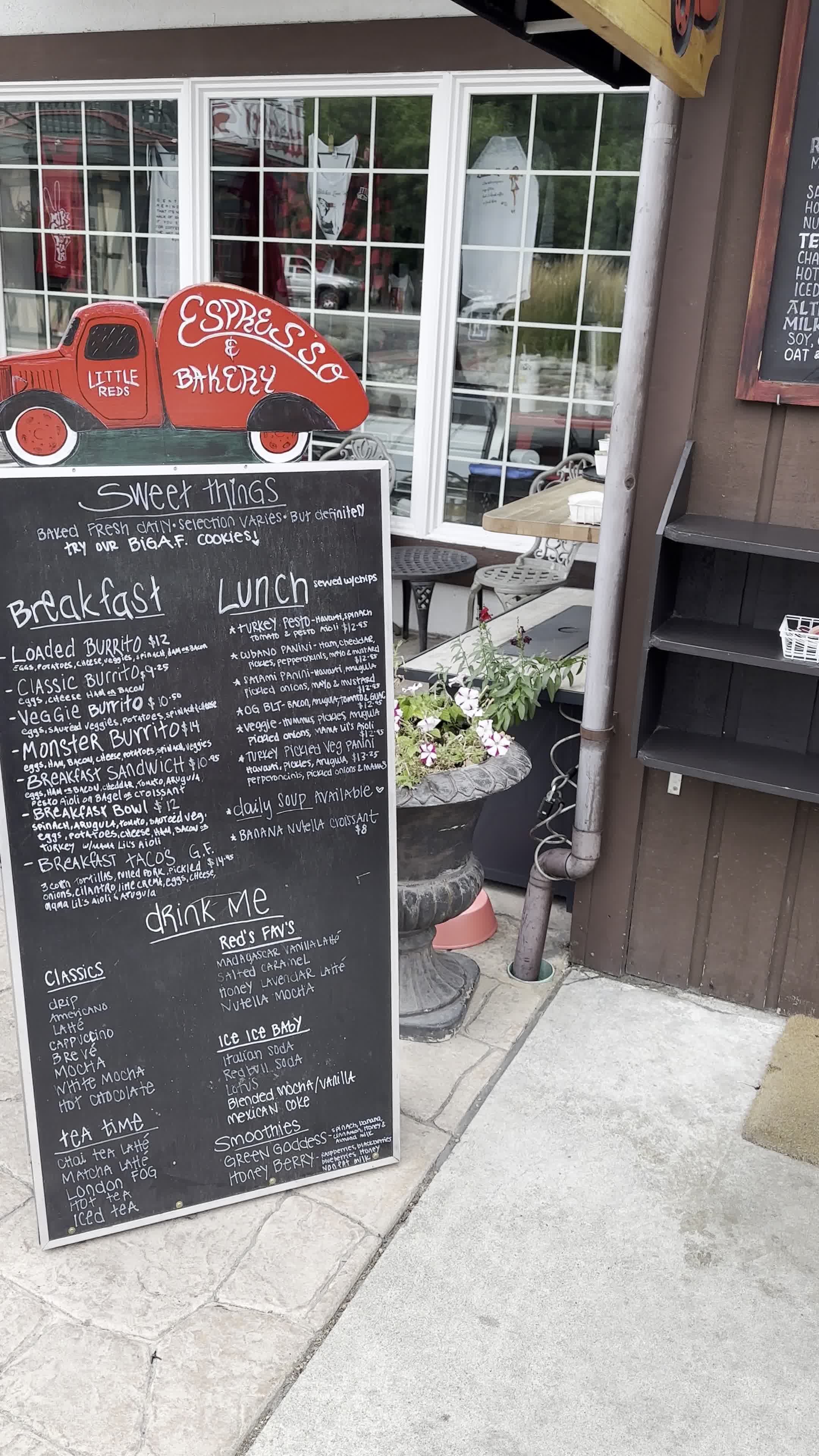 Little Red’s Espresso & Bakery