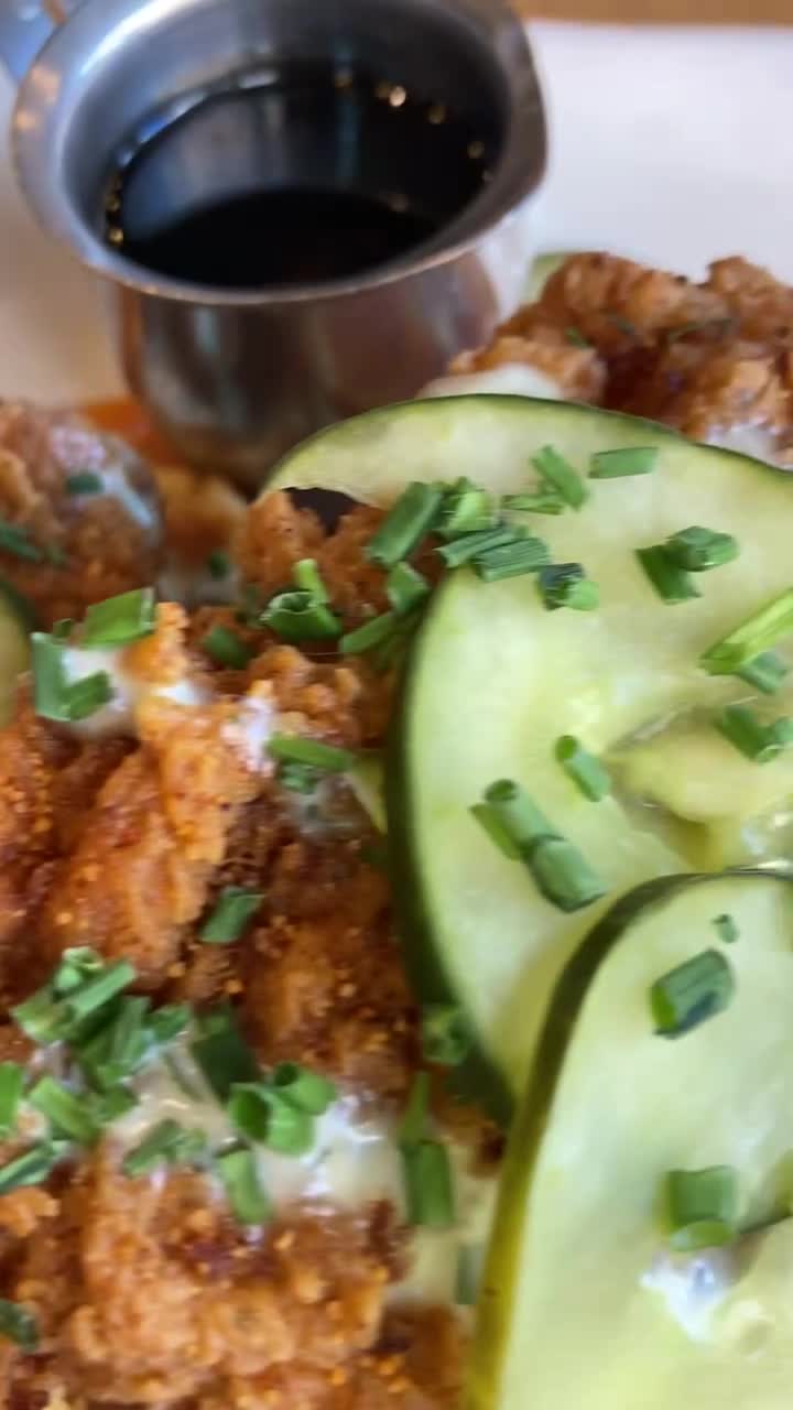 Video review of Tupelo Honey