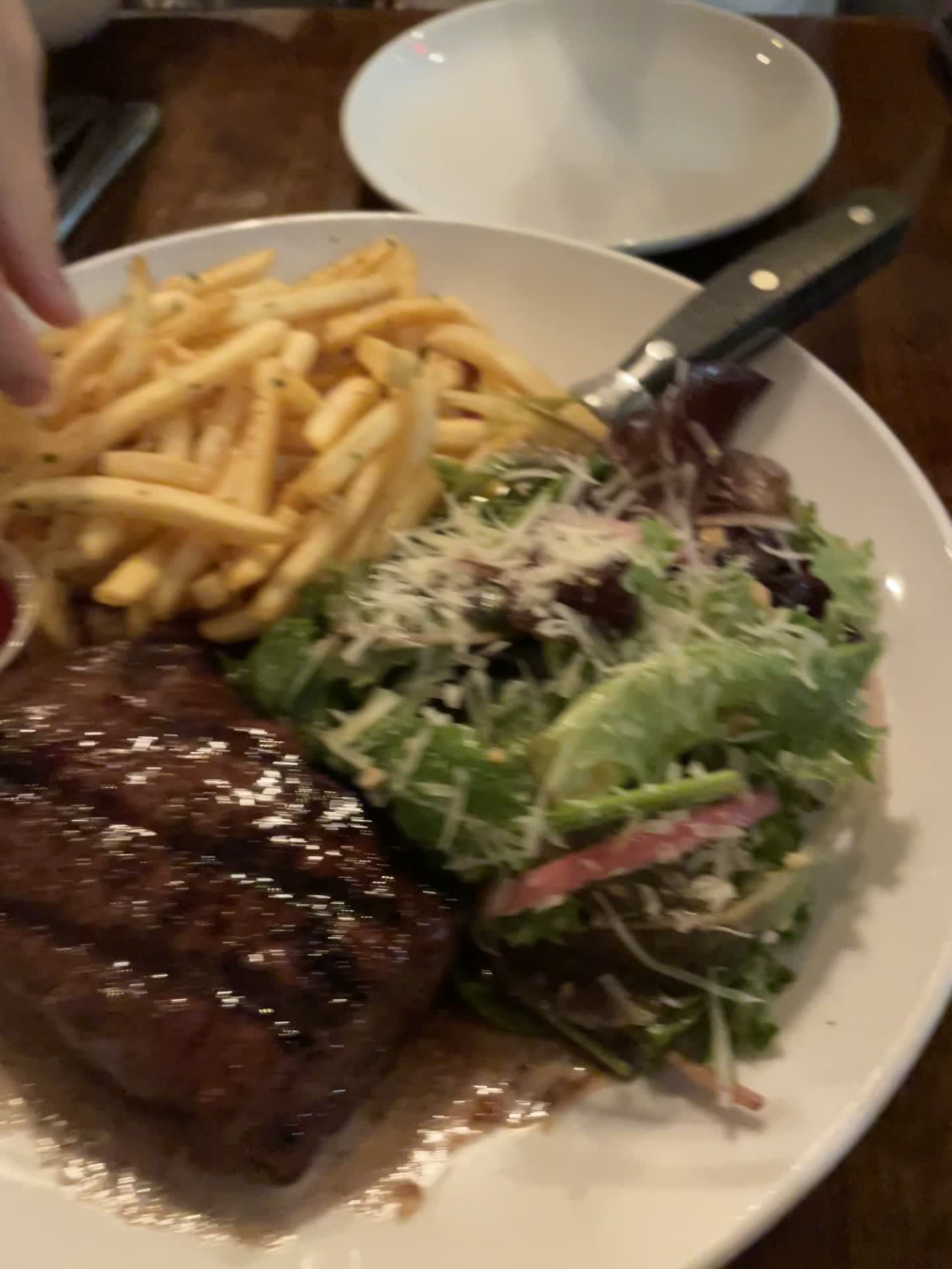 Video review of Firehouse No. 1 Gastropub