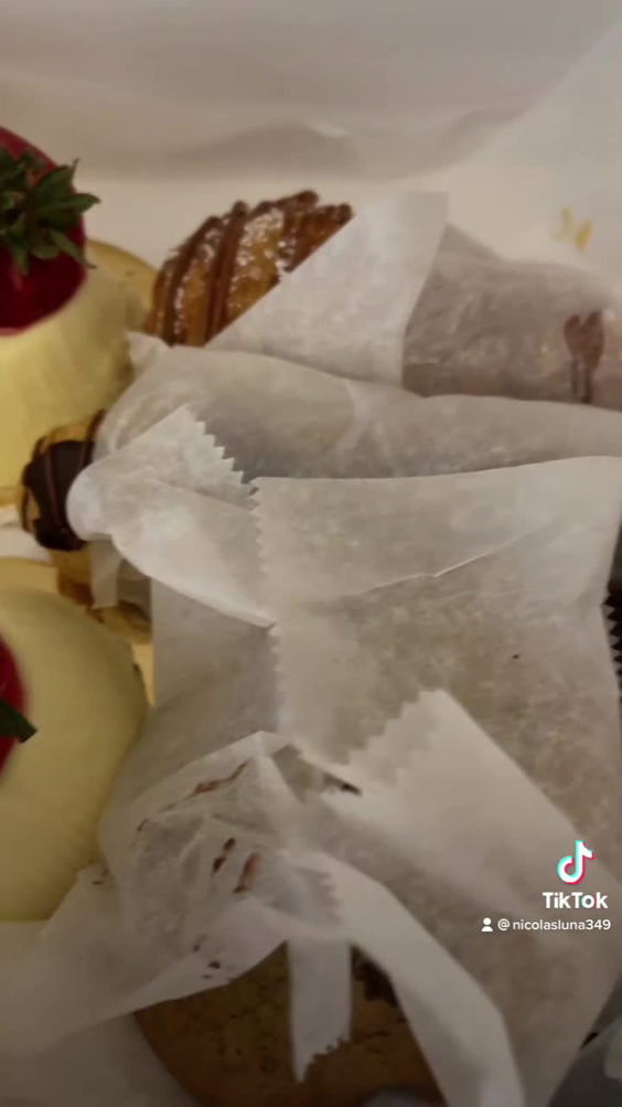 Carlo's Bake Shop