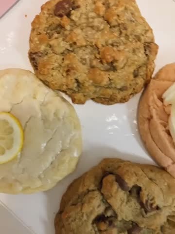 Crumbl Cookies - Rochester Hills