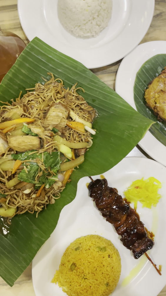 Buddy's Pancit Lucban