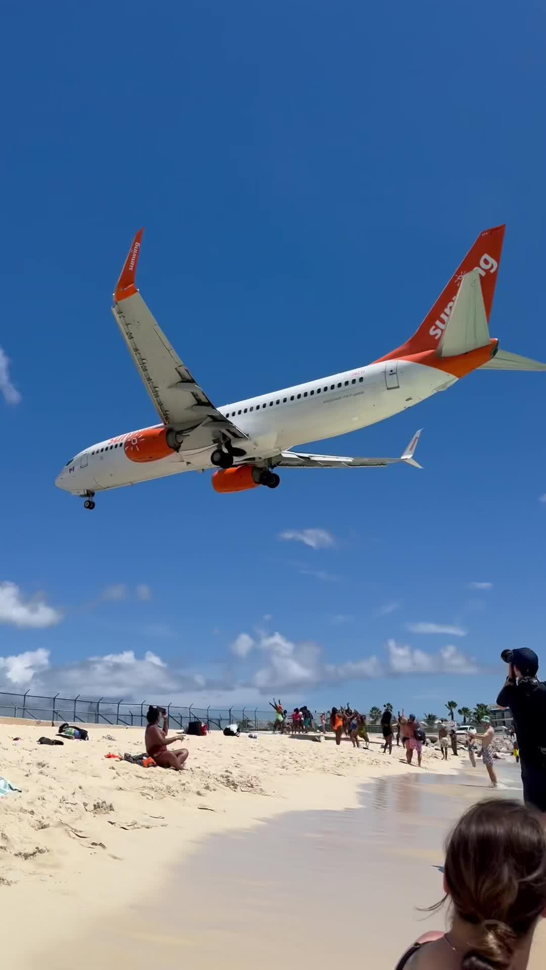 Video review of Maho Beach