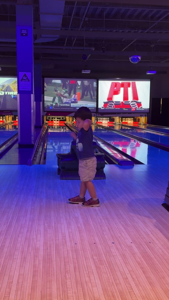 Round 1 Bowling & Amusement