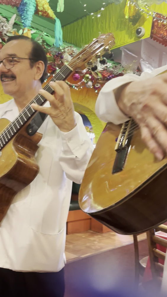 Mi Tierra Café y Panadería