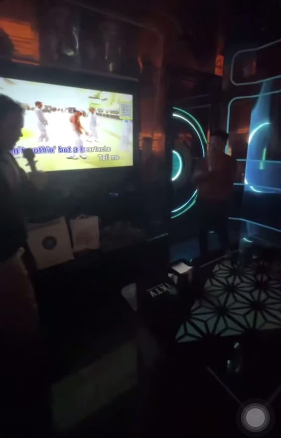 Super Star KTV (星光大道)