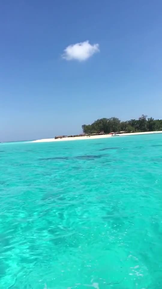 Lanjukang Island