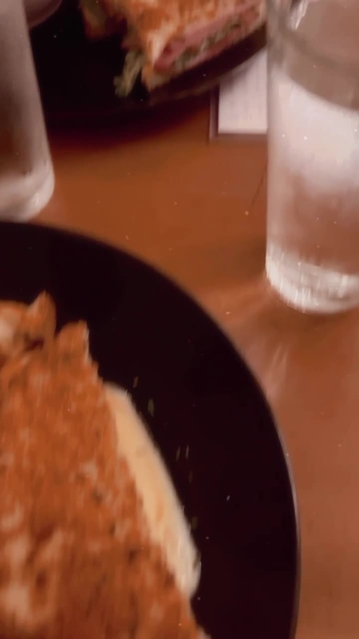 Water Edge Winery & Bistro