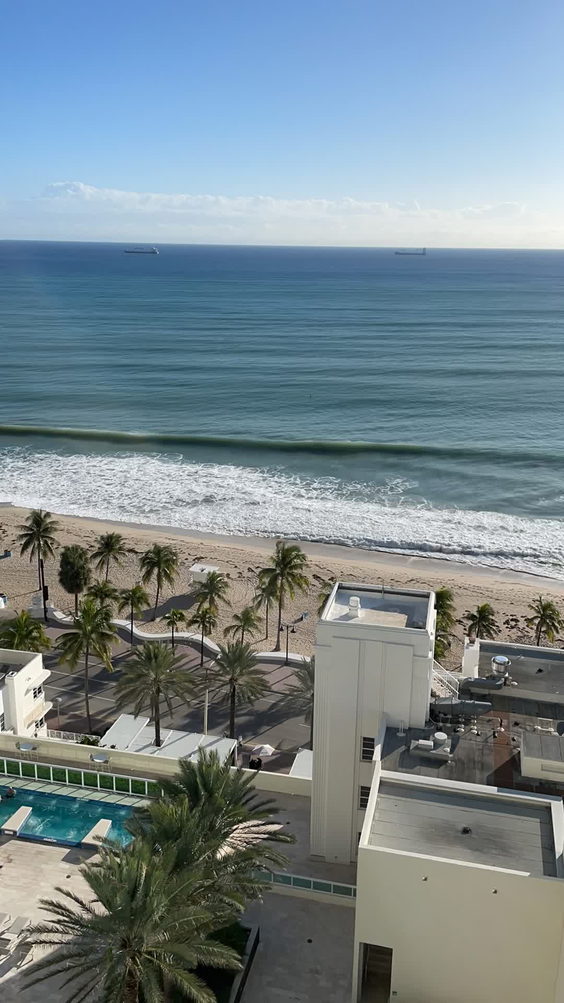 Las Olas Beach Club