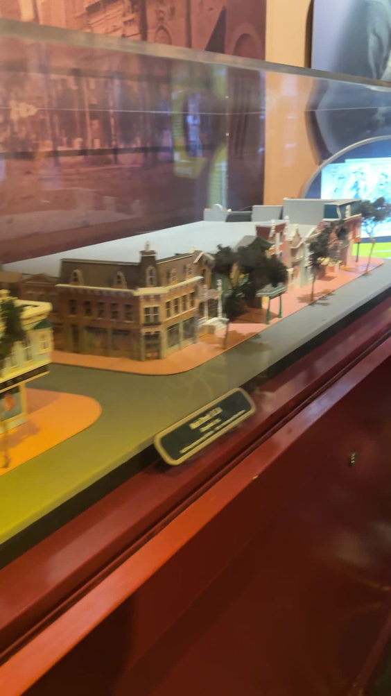 Mickey & Minnie's Runaway Railway