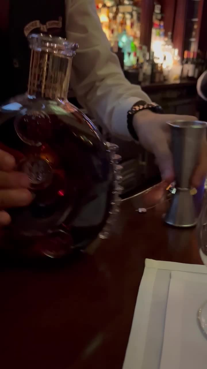 Frankie & Johnnies Steakhouse Rye